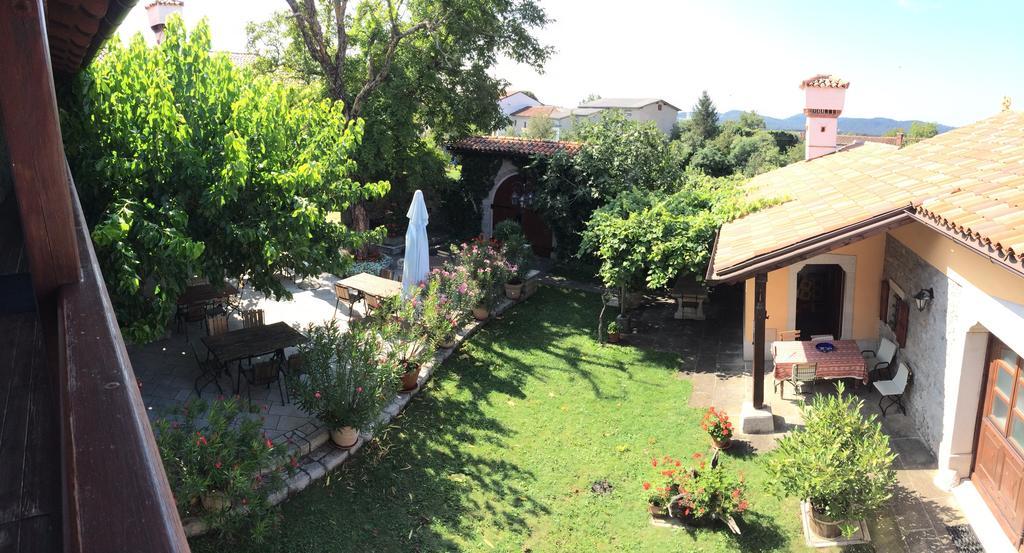 Guesthouse Domacija Sajna Sezana Exterior photo